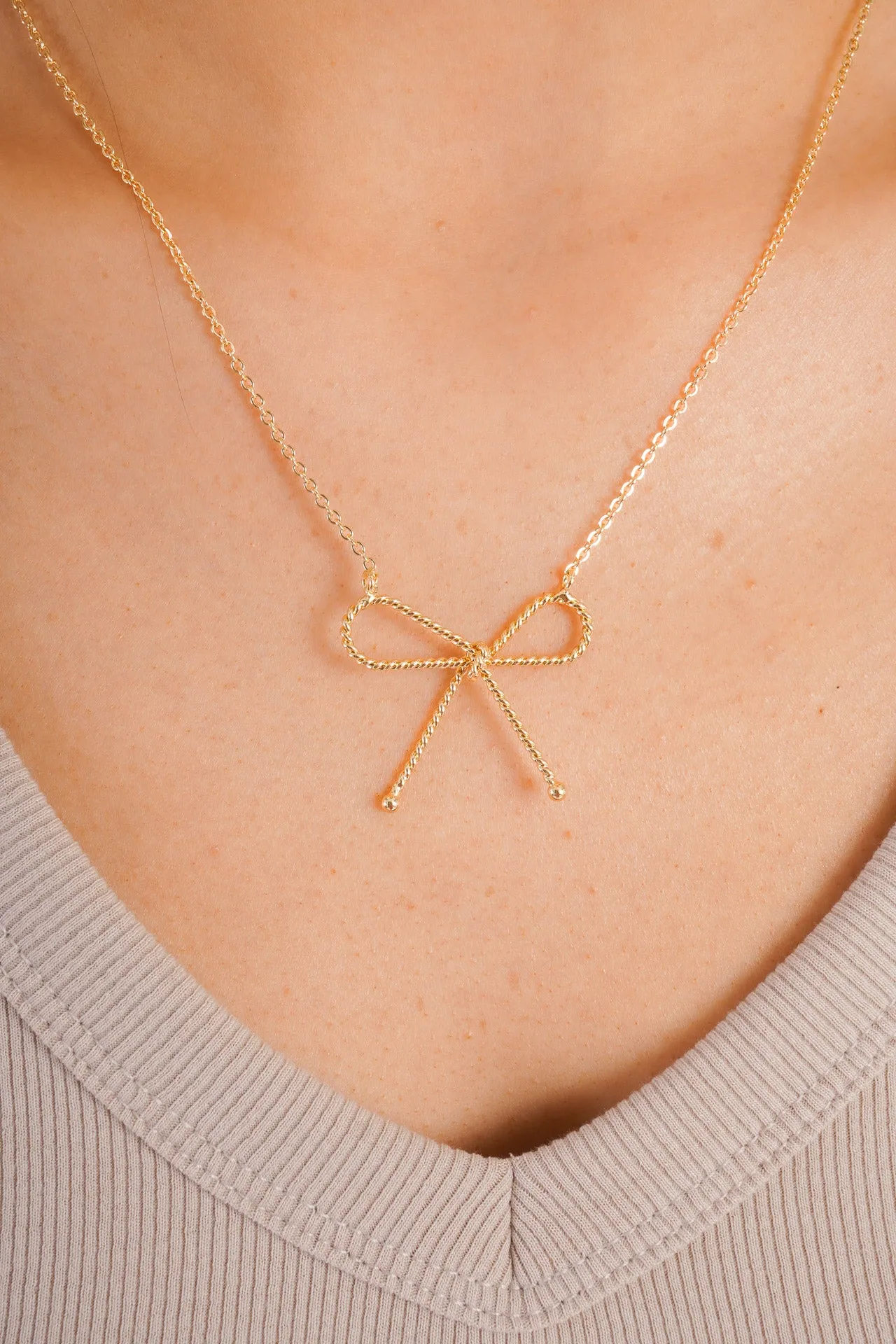 Bow Necklace