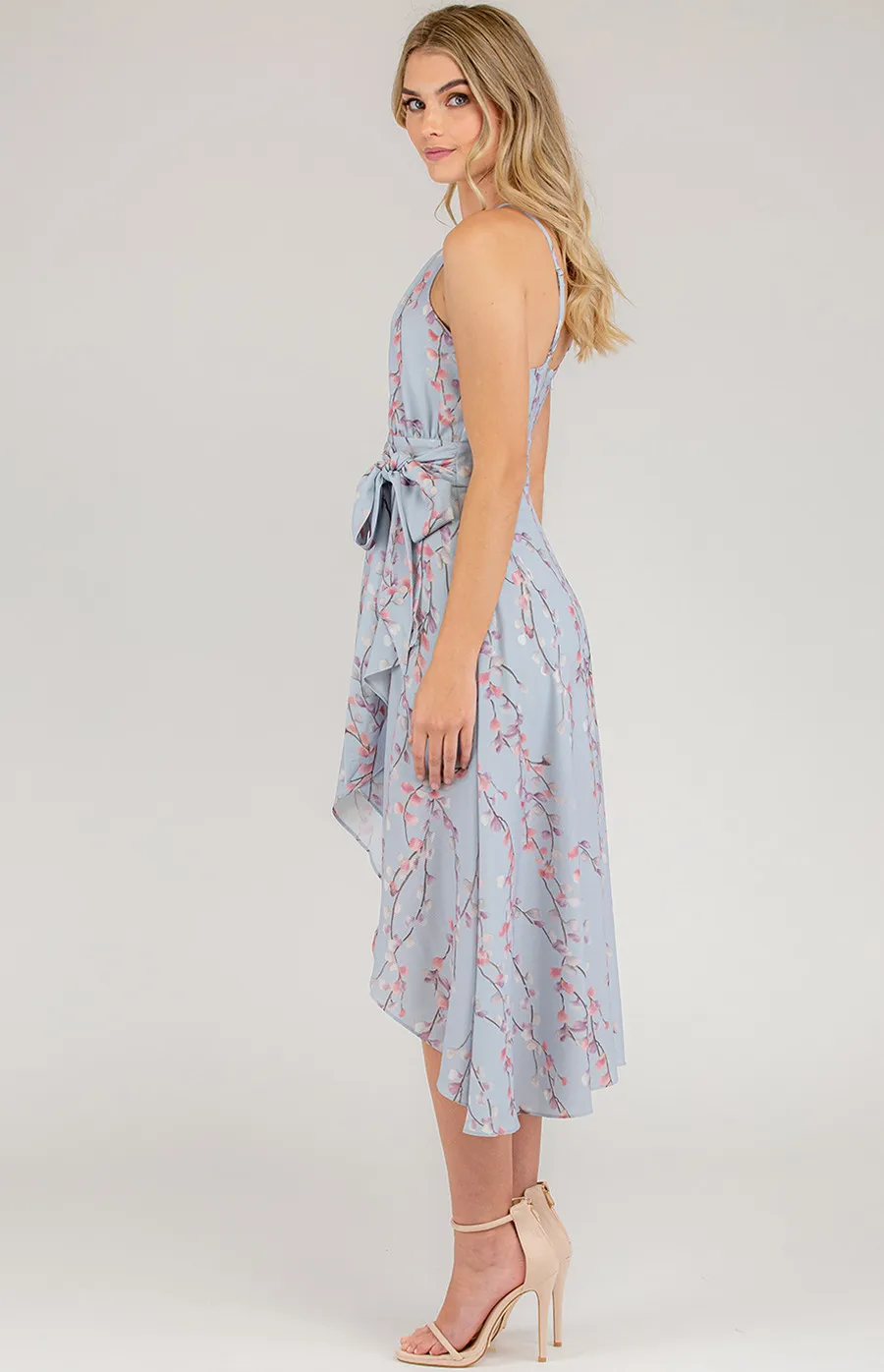 Printed Halter Neckline Dress with Waterfall Hem (SDR695A)