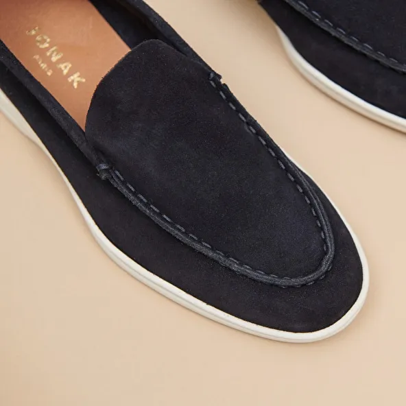 Round-toe loafers in marine suede