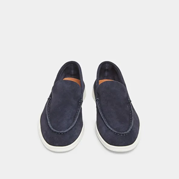 Round-toe loafers in marine suede