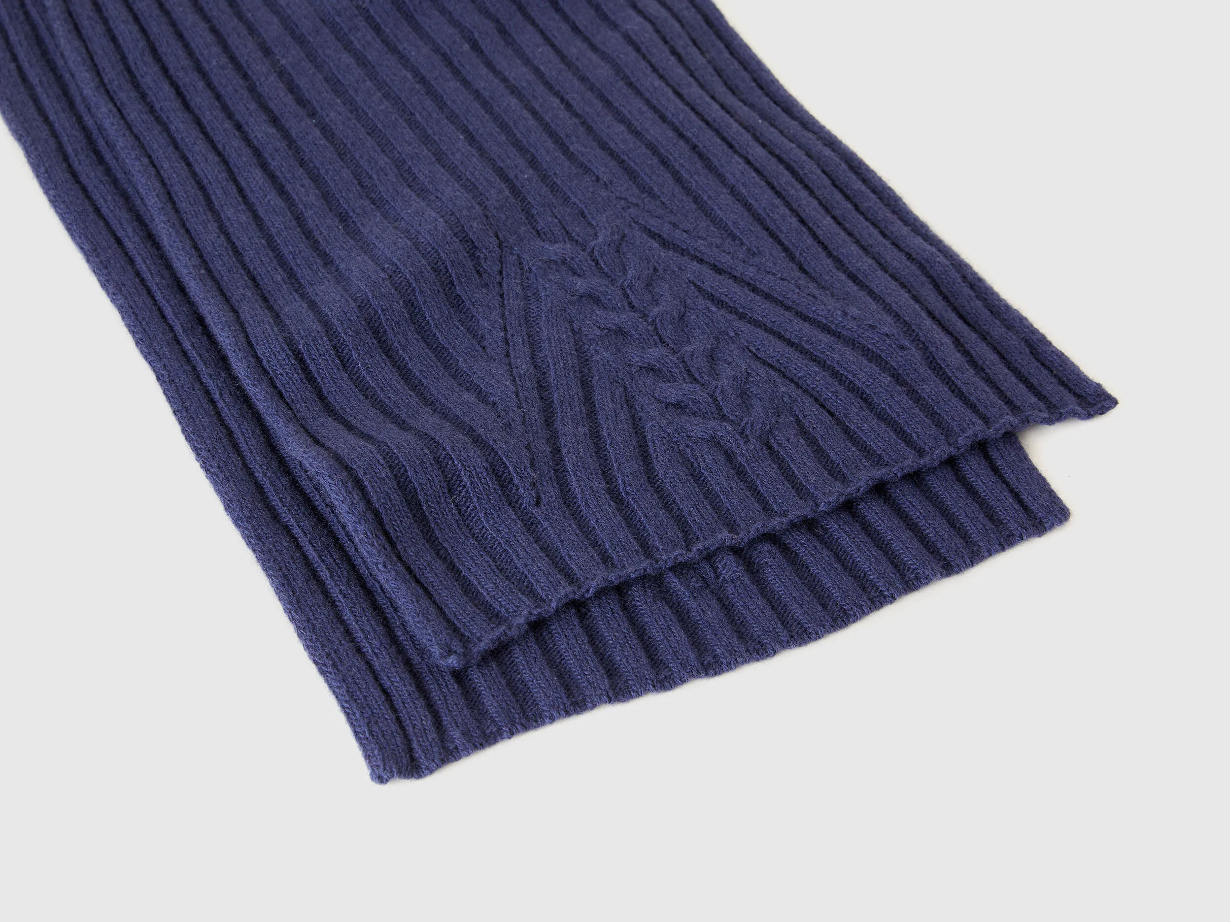 Scarf with cable knit - Dark Blue | Benetton