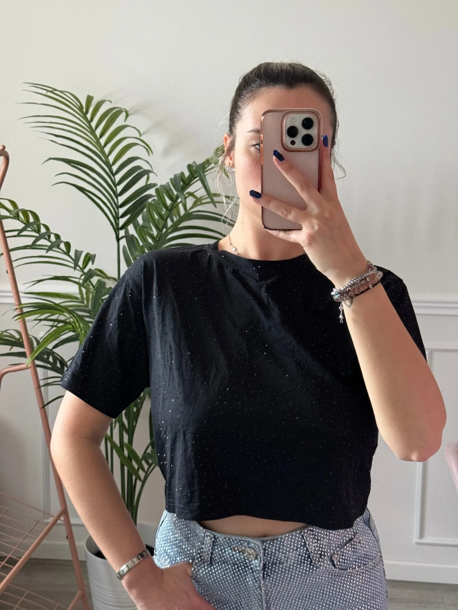 T-shirt crop con strass gioiello