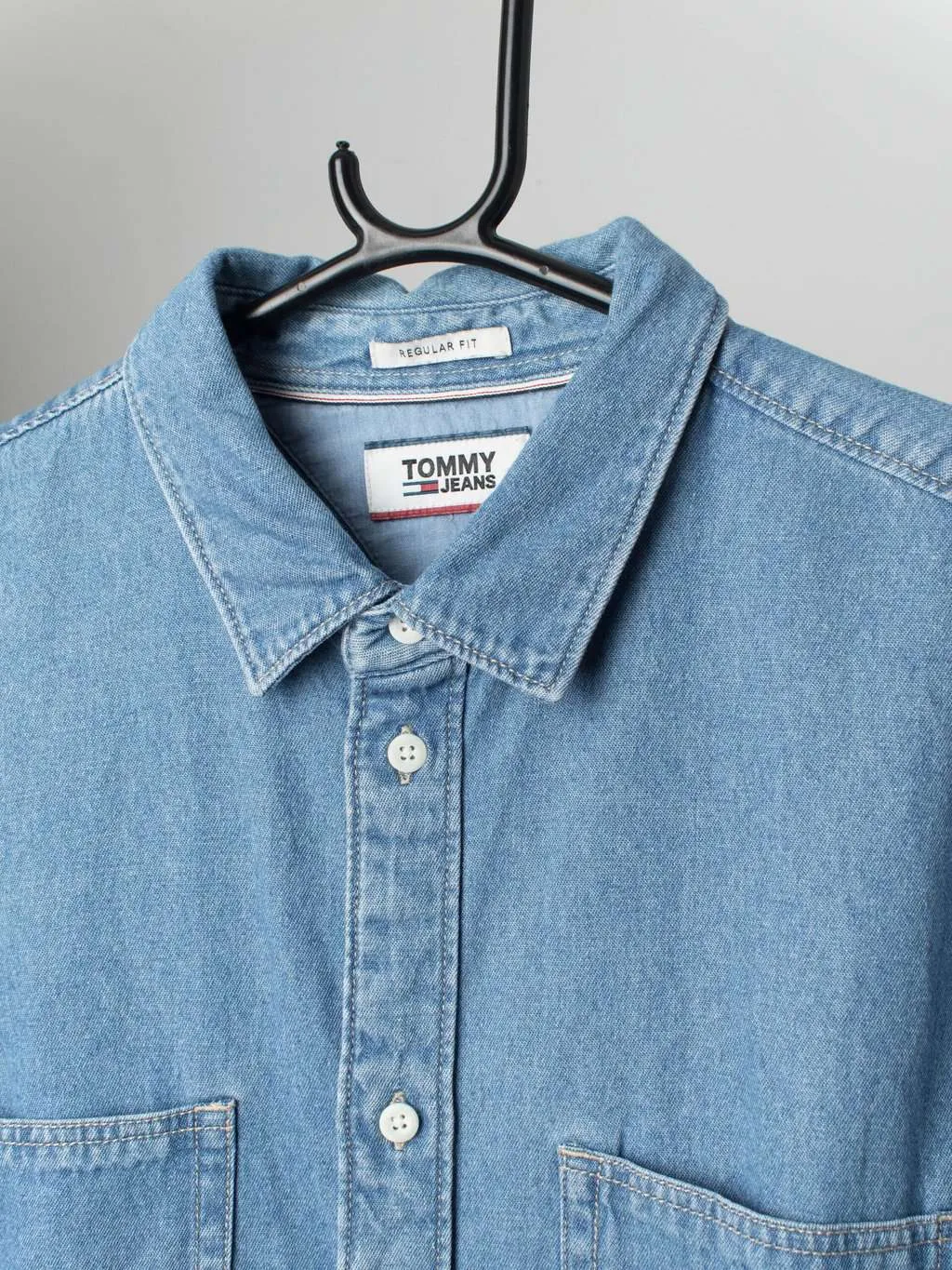 Vintage Tommy Jeans light blue denim shirt – Small / Medium